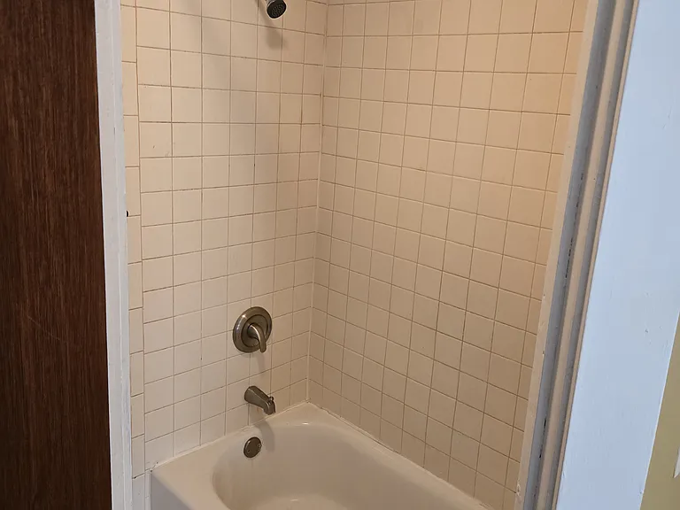 216 Broad St #1E — Photo 3