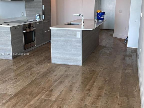 5th image of 650 NE 32nd St Unit 1805