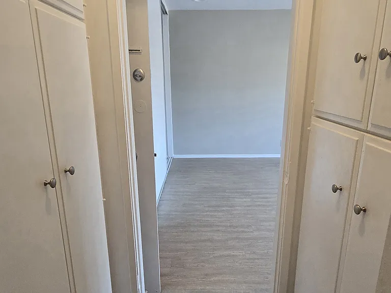 510 S Mariposa Ave #303 — Photo 10