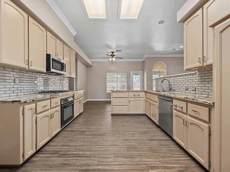 7005 Colony Park Dr — Photo 14