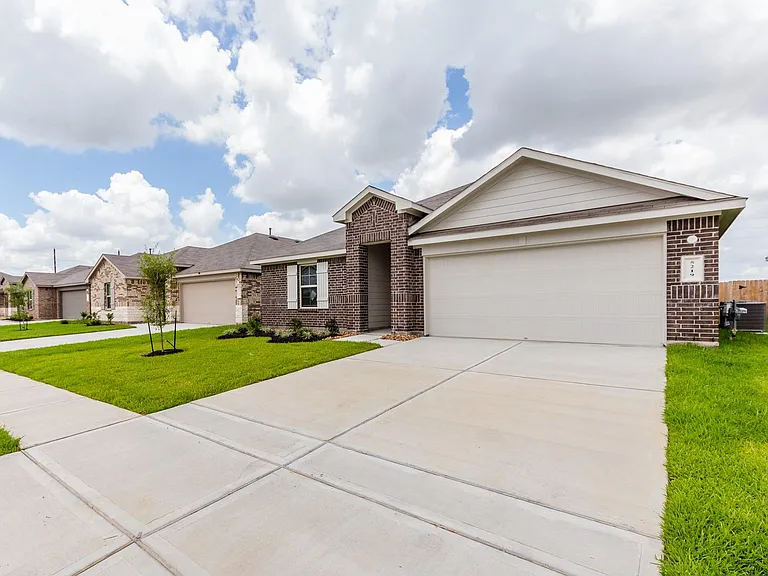 5114 Radiant Dawn Dr — Photo 1