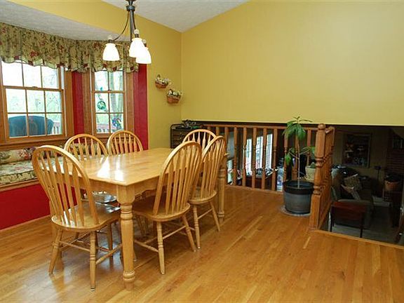 5th image of 2331 Royal Manor Pl