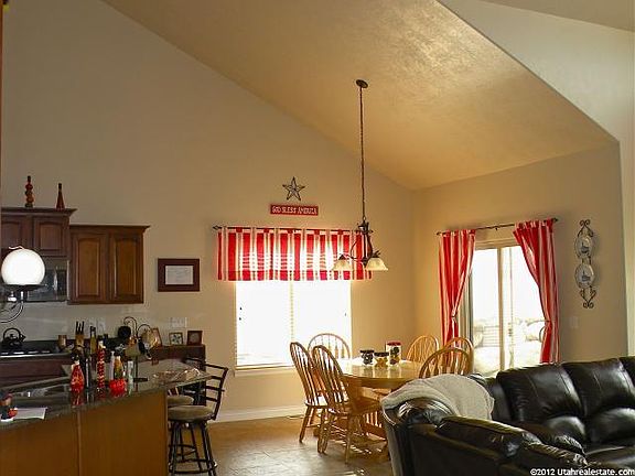 2nd image of 1527 S Rocky Ridge Ct