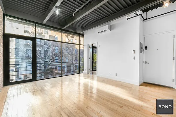 Rented by Bond New York | media 27