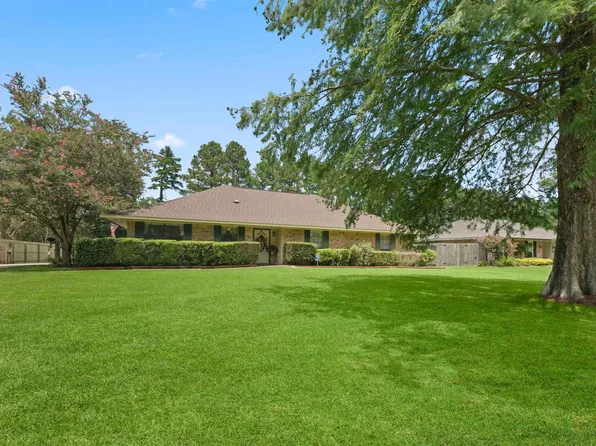 15129 Russett Dr, Pride, LA 70770