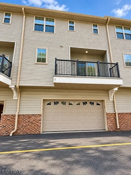 2 bed, 2.5 bath, 2145 sqft, $3,350 — Photo 4
