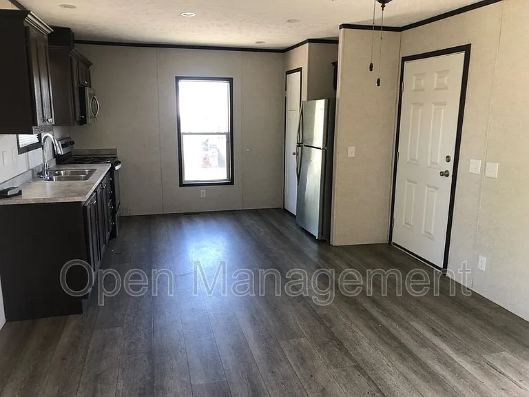 2700 Brookpark Rd #20 — Photo 4