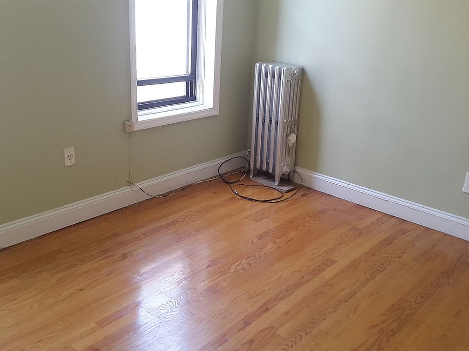 2nd image of 3321 12th Ave #2
