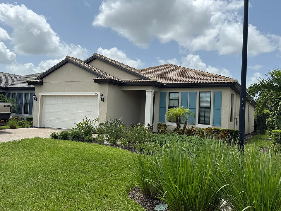 3932 Black Eagle Ln