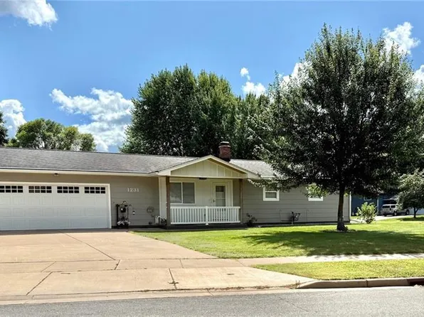 1231 Maleda Drive, Eau Claire, WI 54703