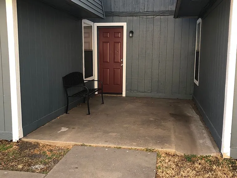 902 NE Tortoise Dr — Photo 23