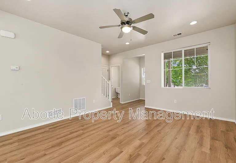 347 Kalkaska Ct — Photo 4