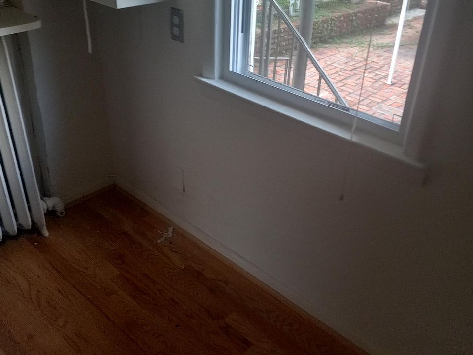 2nd image of 3017 Barkley Ave Floor 1