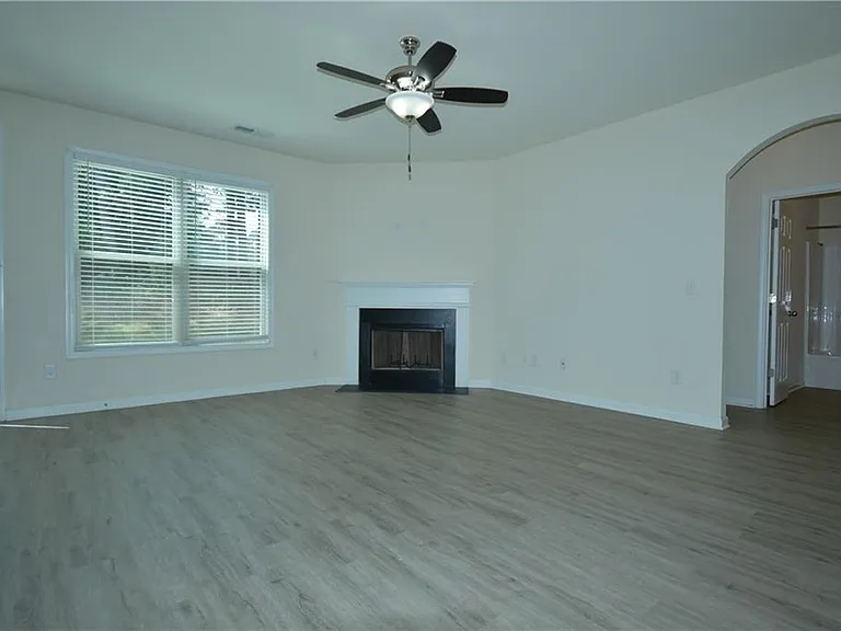 3094 Tofte Dr — Photo 6