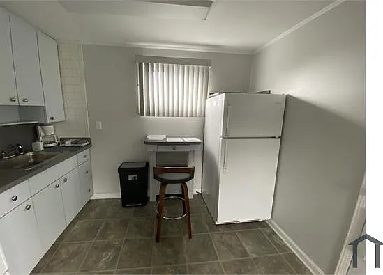 101 Brown Pl #2 — Photo 3