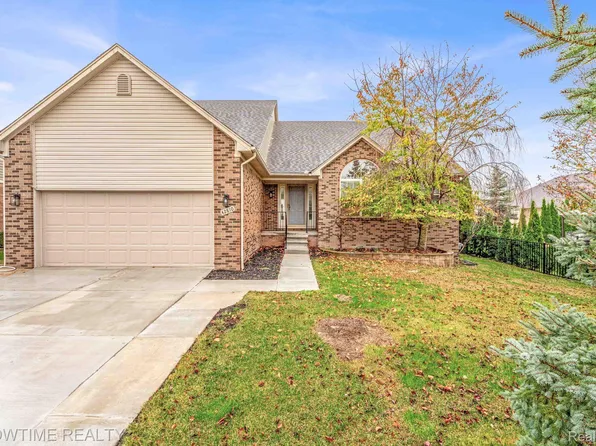 42810 Little Rd, Clinton Township, MI 48036