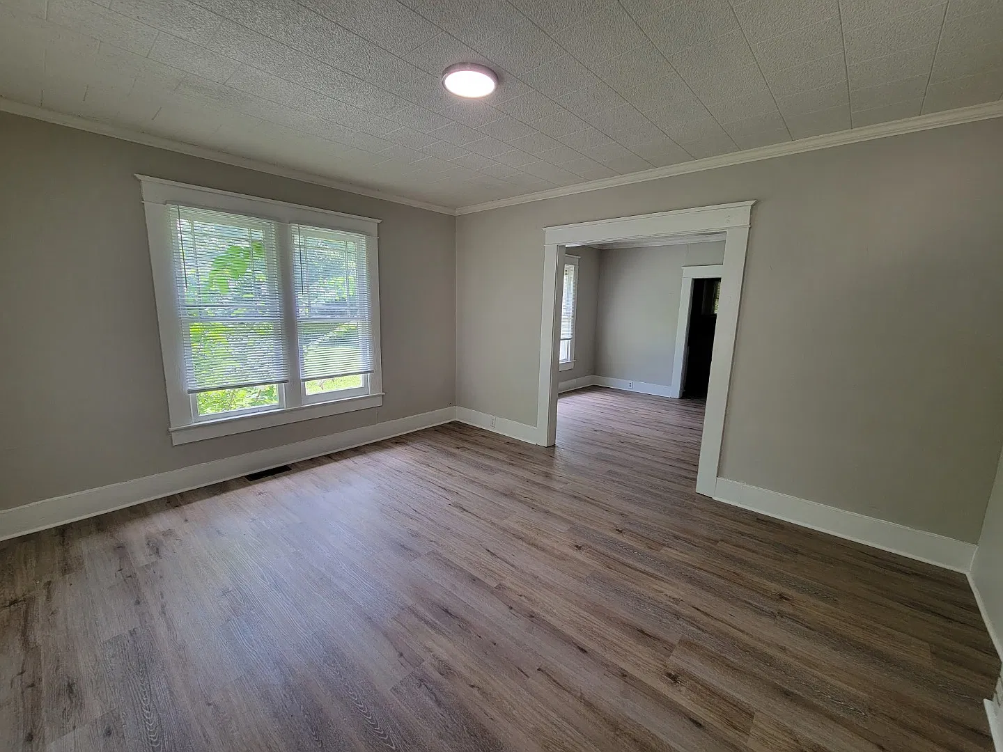 202 Pleasant St — Photo 2