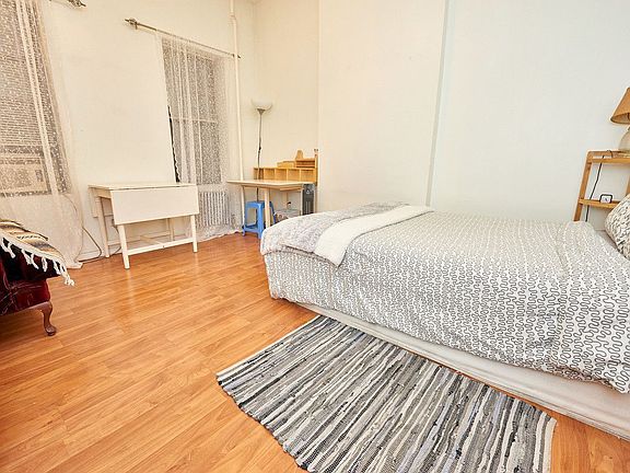 3rd image of 17 Pike St APT 1D
