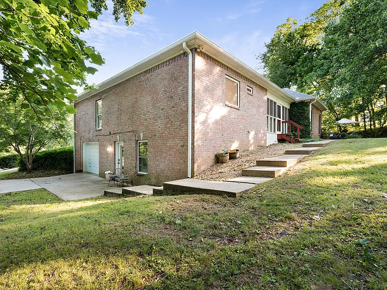 604 Georgian Way #B — Photo 4