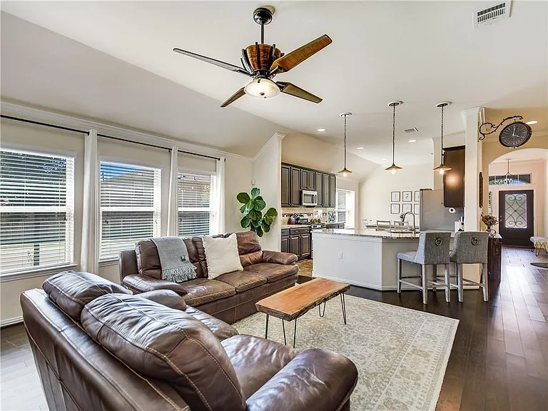 701 Cardenas Ln — Photo 9