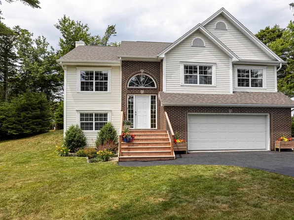 18 Stonehenge Ln, Upper Tantallon, NS B3Z 4J6