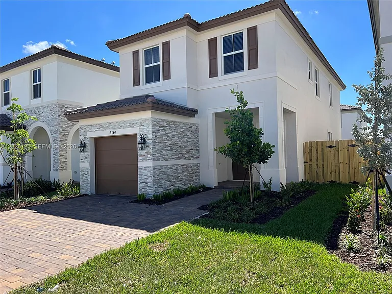 2340 NW 130th Ter — Photo 4