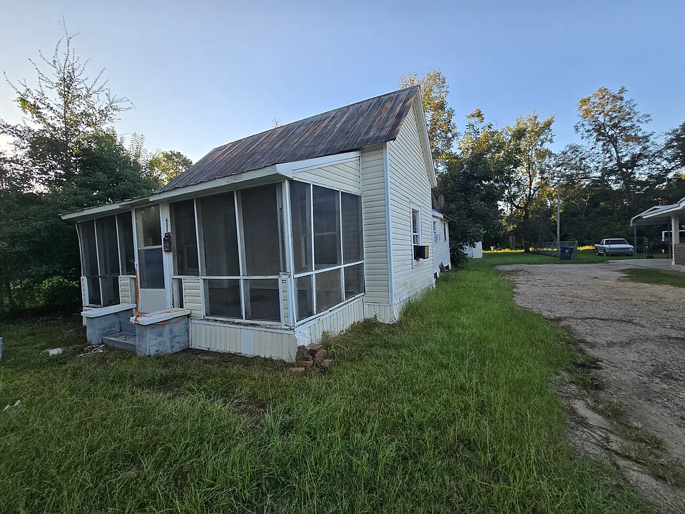608 W Oconee St