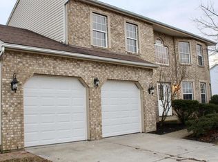 30 Roxbury Dr, Pickerington, OH 43147