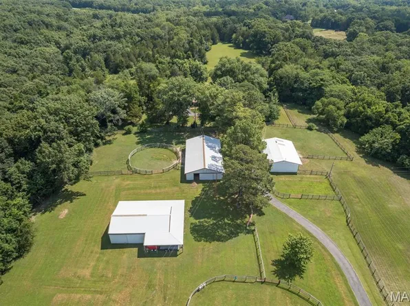 10030 Vail Dr, Hillsboro, MO 63050