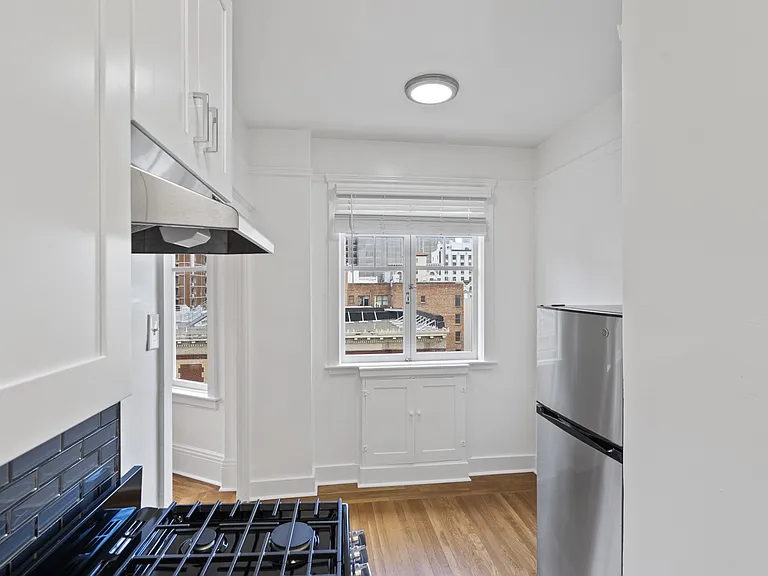 The Langham Apartments — Photo 18