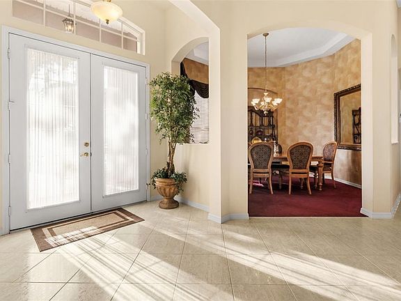 3rd image of 9453 SAVANNAH COURT