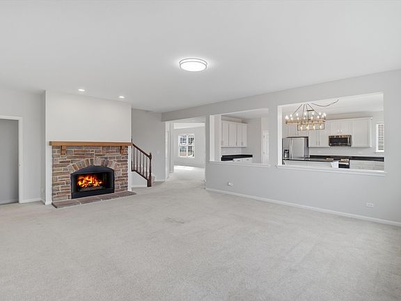 3rd image of 2511 Hennig Rd