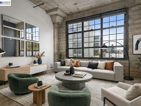 2nd image of 201 4th St APT 408