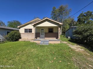 1135 McConkey St, Laurel, MS 39440