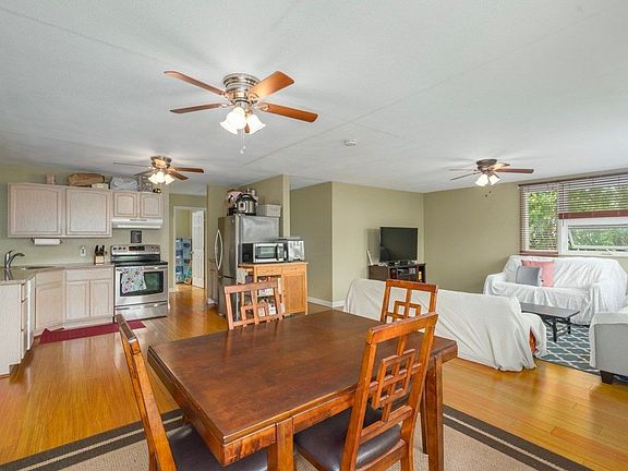 3rd image of 529B Wainaku Ave