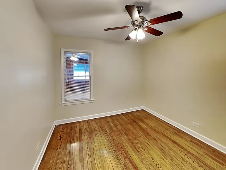 2831 N Austin Ave — Photo 12