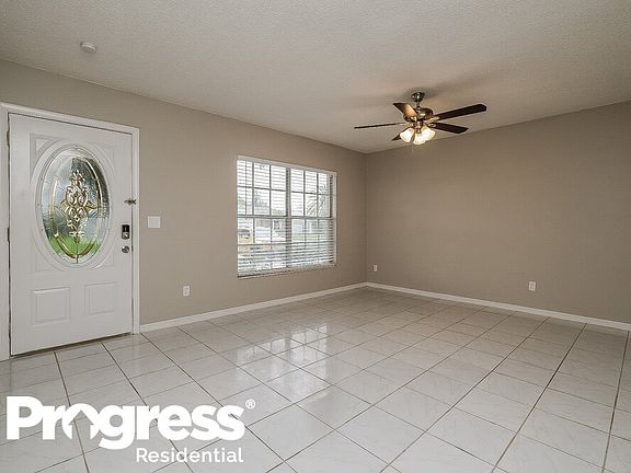4th image of 16120 Pebblebrook Dr