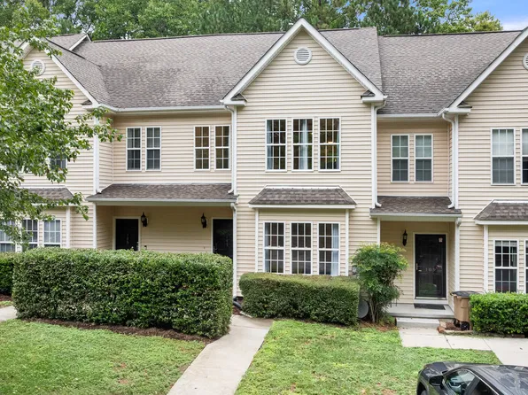 107 Lanigan Pl, Cary, NC 27513