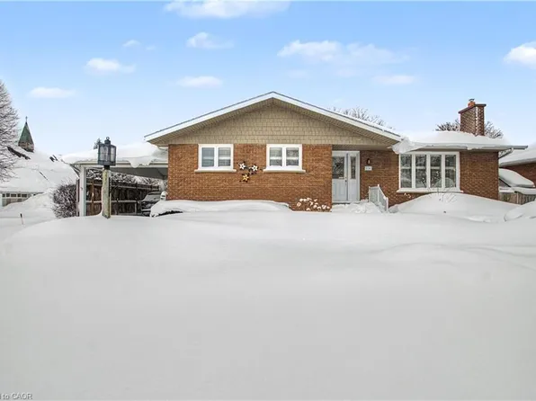 938 Wellington St, Saugeen Shores, ON N0H 2C3