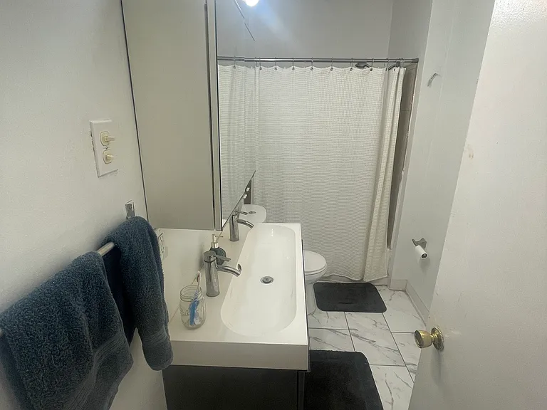 912 Ivy St #1 — Photo 8