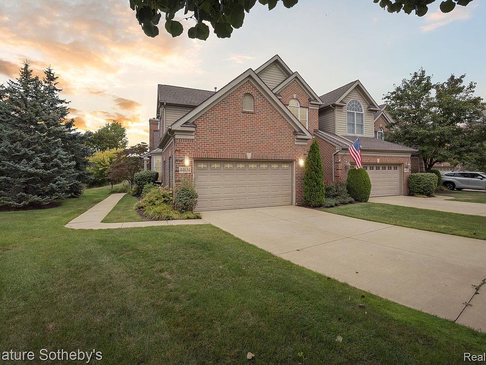 1st image of 44634 Broadmoor Cir N