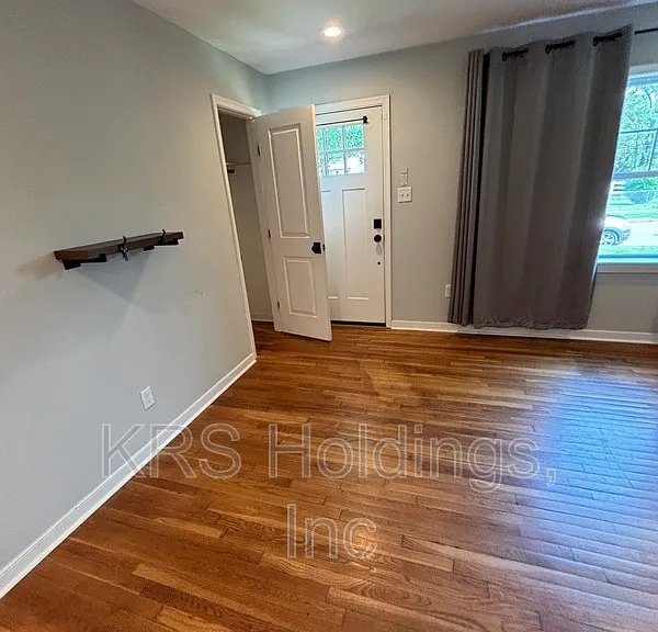 1406 N 32nd St — Photo 10