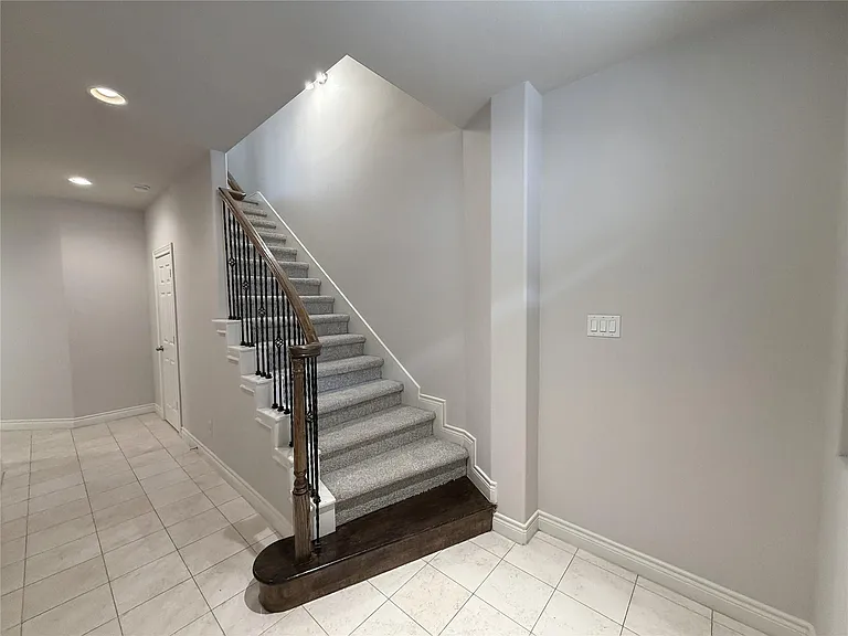 2612 Edgefield Lakes Dr — Photo 3