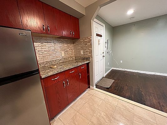 2nd image of 2246 Steinway St #1