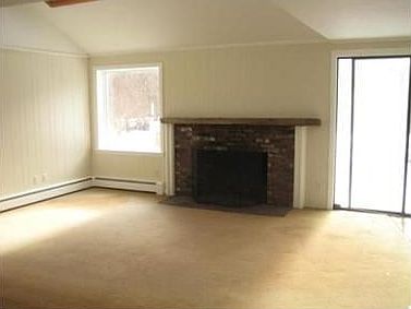 4th image of 59 Hope Ln