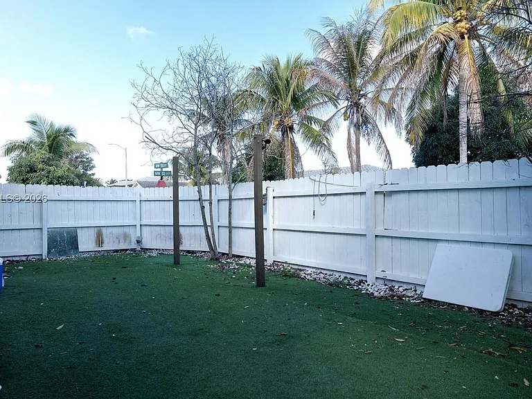 18499 NW 52nd Path — Photo 20