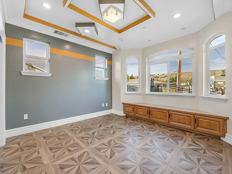 320 Tennyson Rd — Photo 14