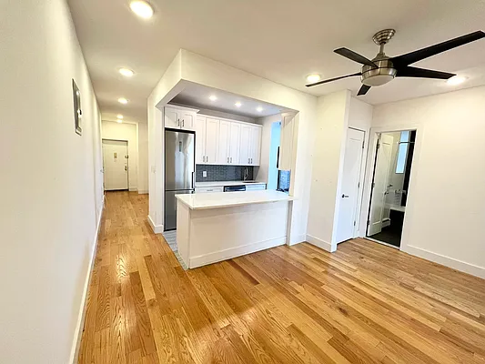 Rented by EastMount Realty LLC | media 1