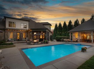 8404 Linville Oaks Dr, Oak Ridge, NC 27310