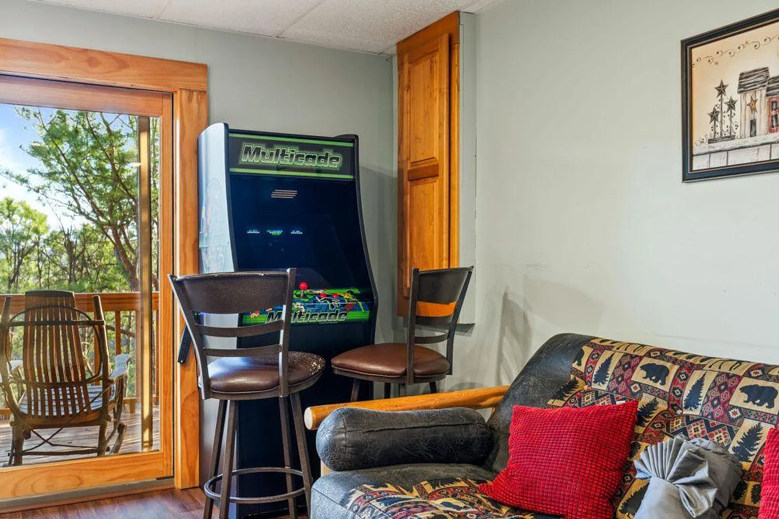 2 bed, 3.0 bath, 1915 sqft, $3,862 — Photo 2